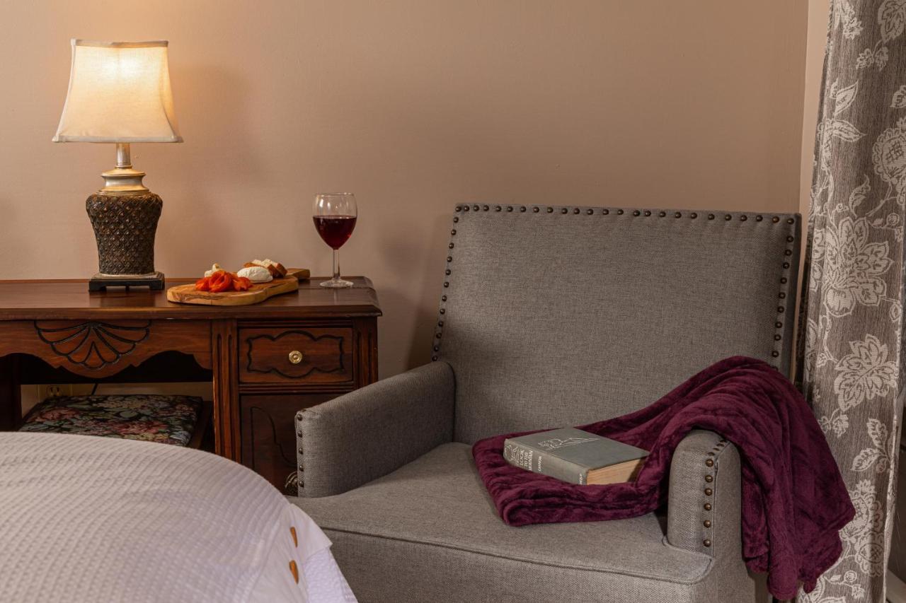 יוטיקה Rosemont Inn מראה חיצוני תמונה